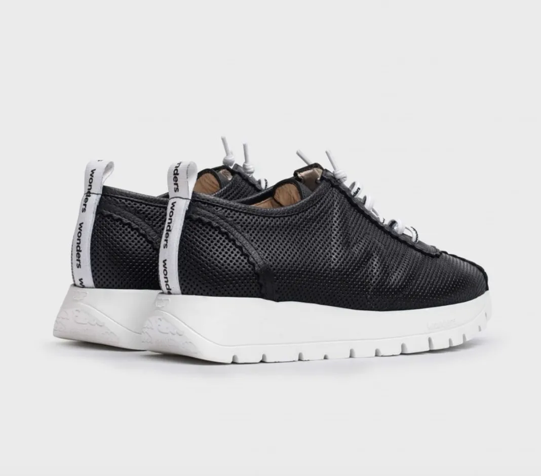 A2424 Black Sneaker