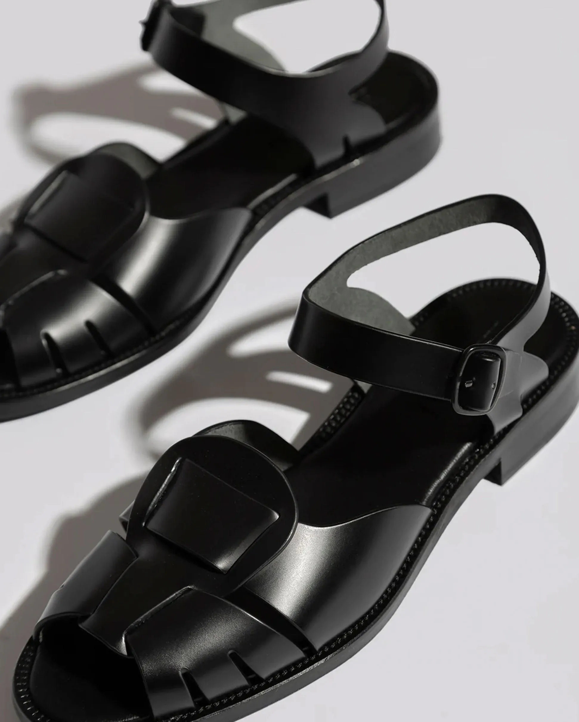 ANCORA FISHERMAN SANDAL / BLACK