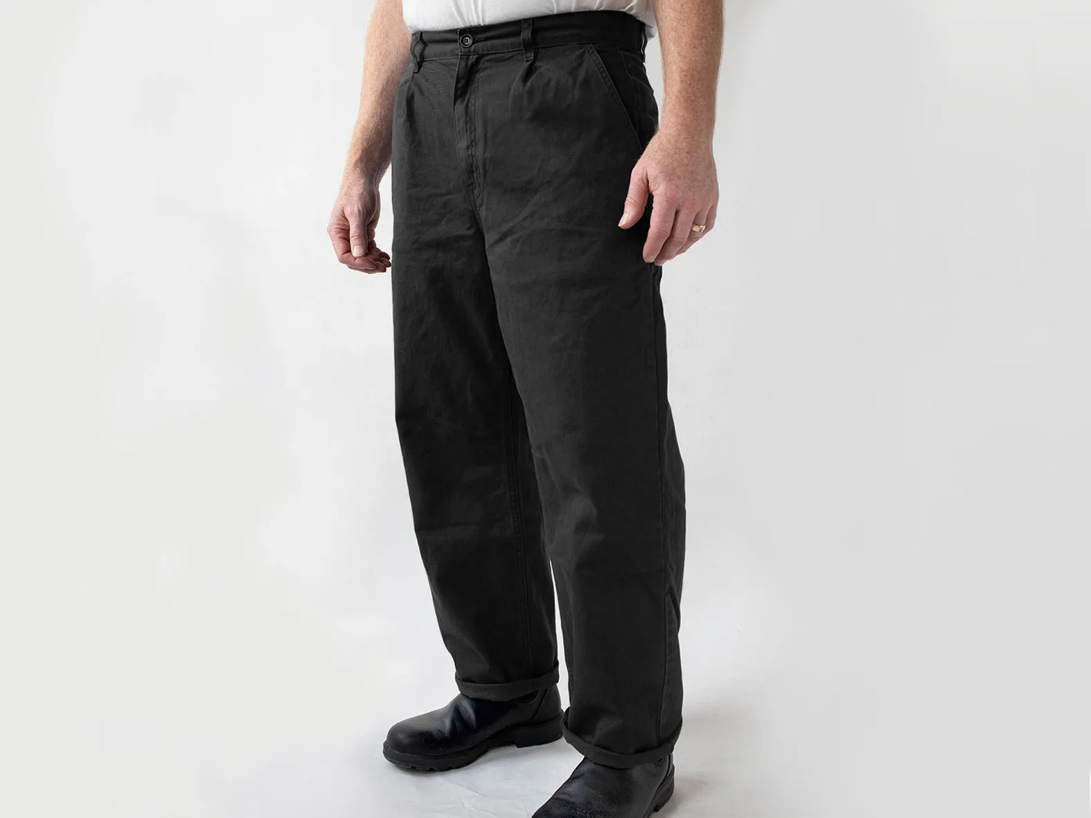 COURTLAND. LOOSE PANT. BLACK