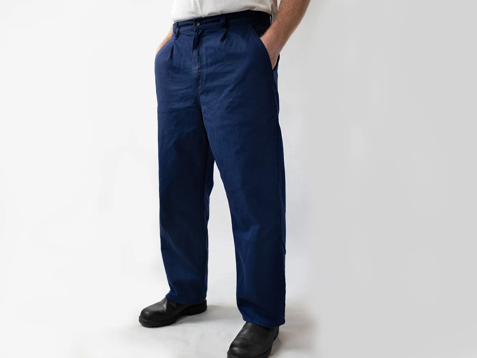 COURTLAND. LOOSE PANT. NAVY