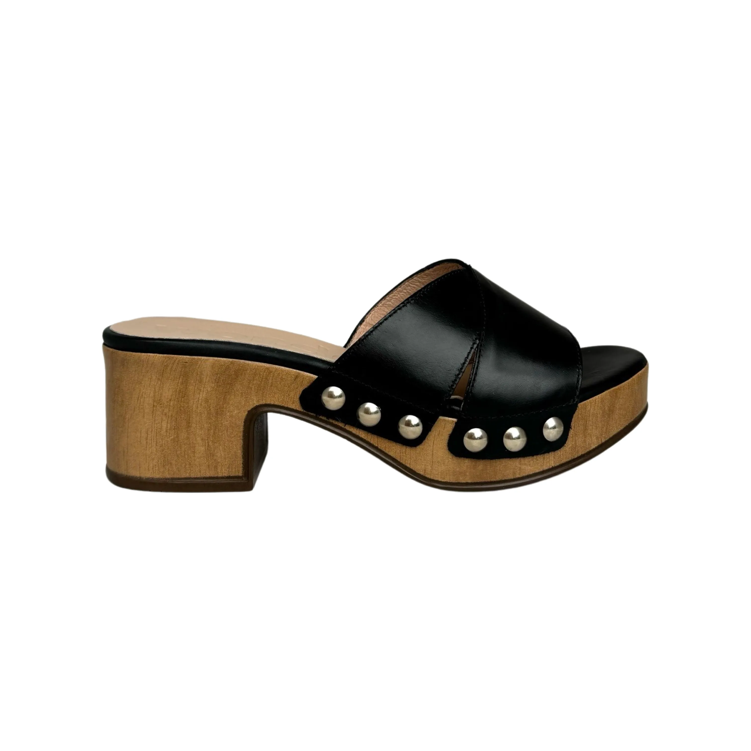 D8831 Black Clog Sandal