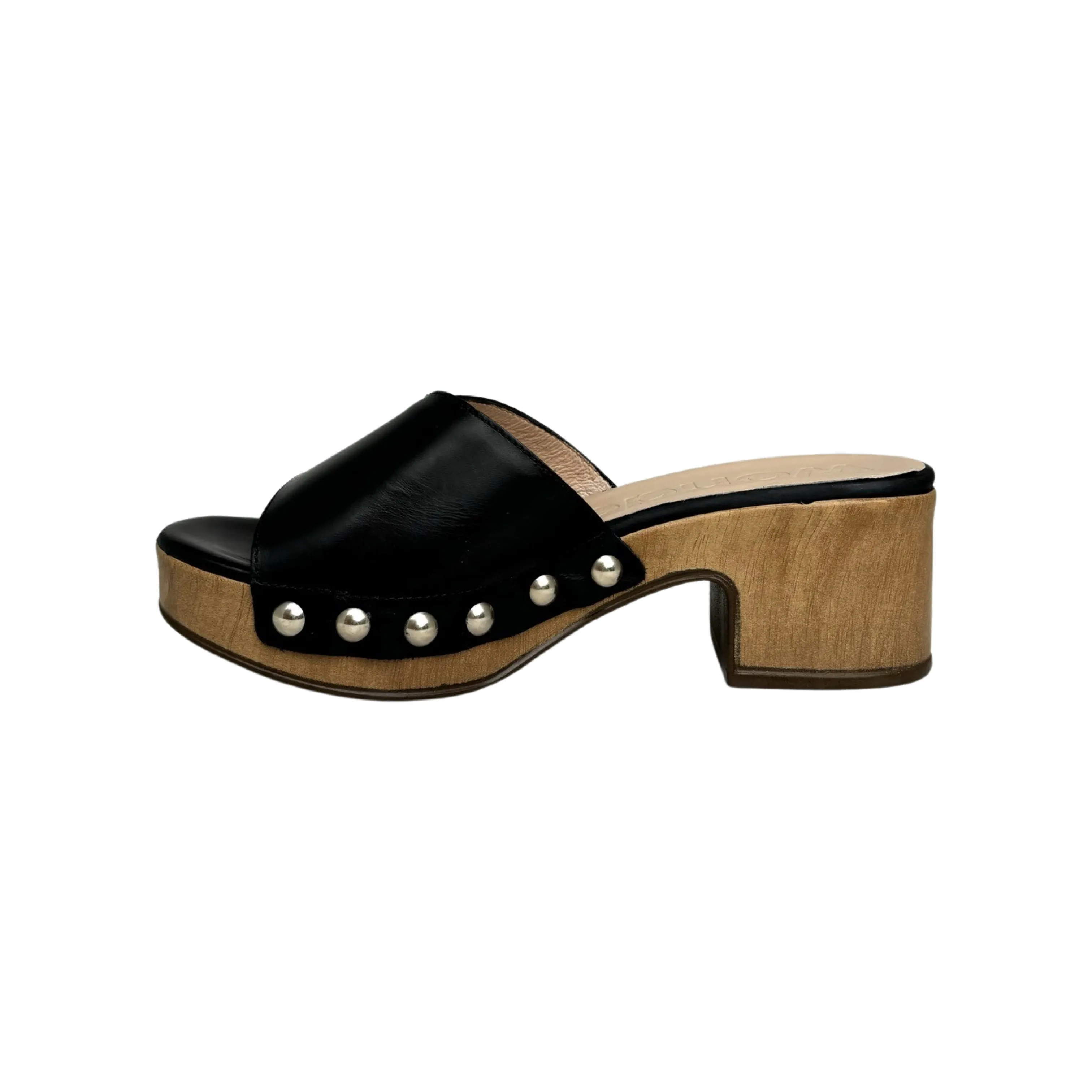 D8831 Black Clog Sandal