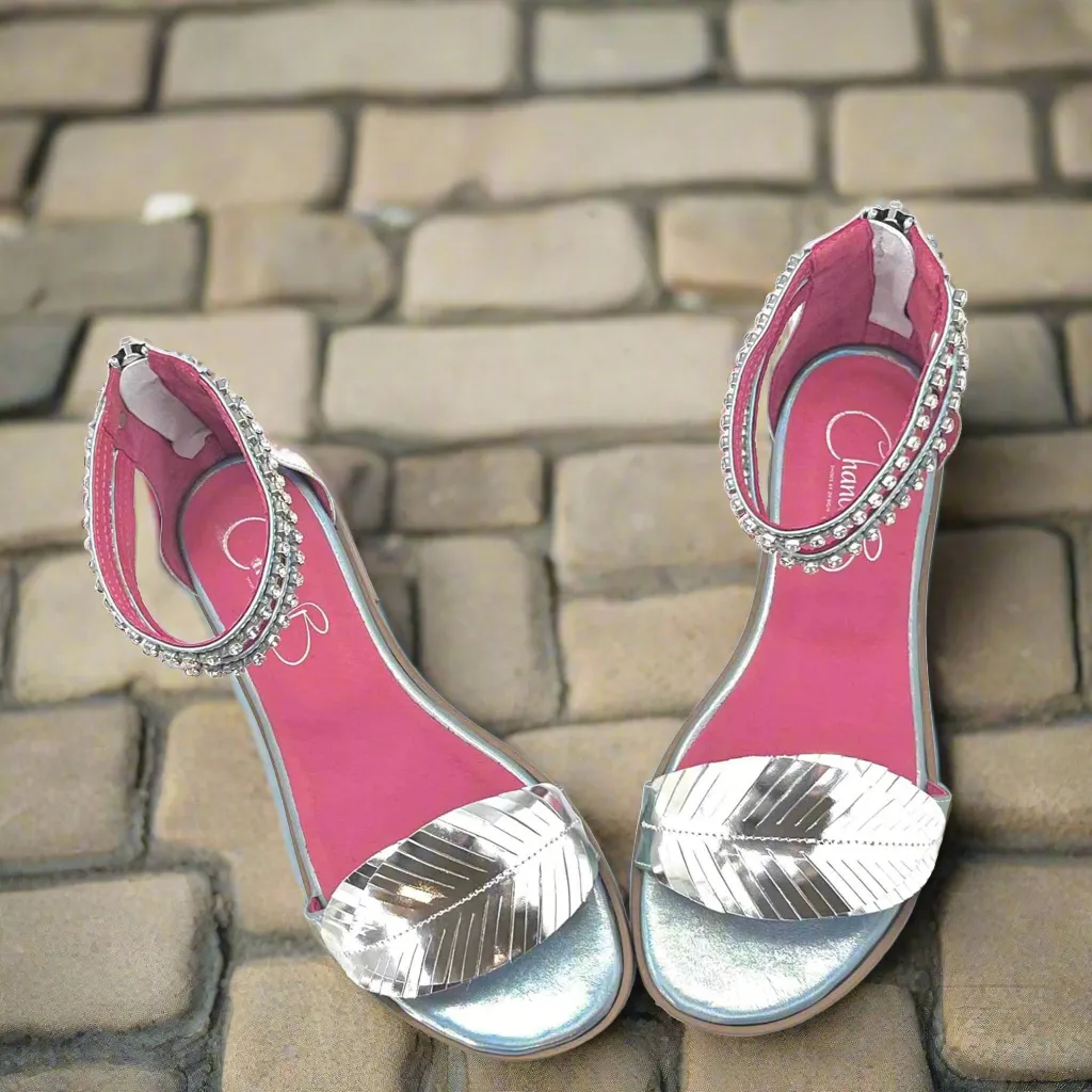 Izzy flat sandal silver blue