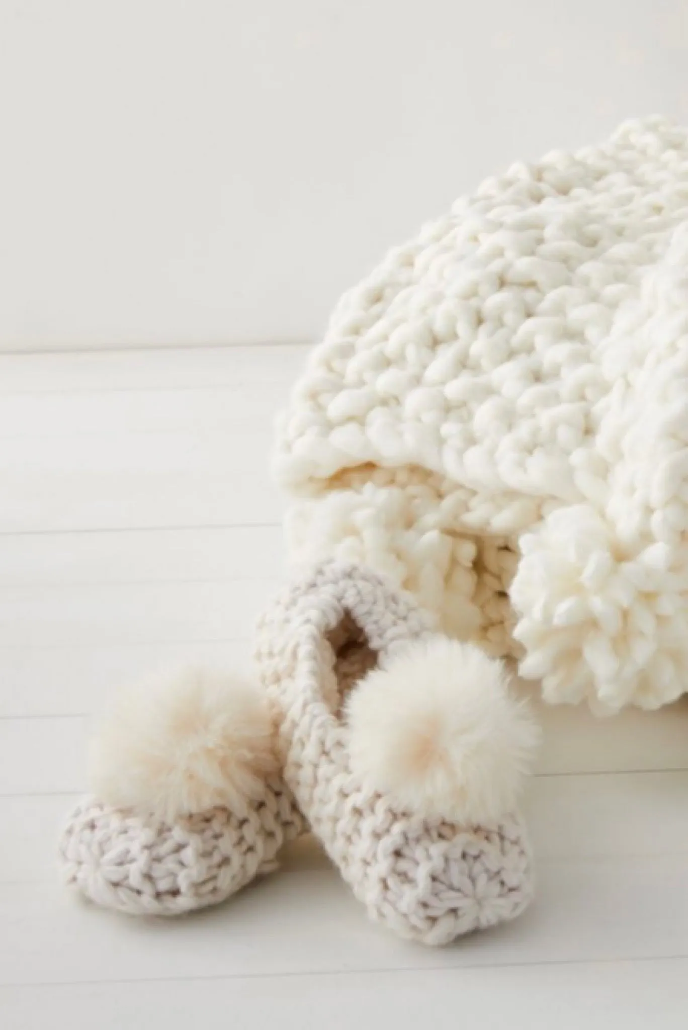 Pom Pom Slipper in Ivory