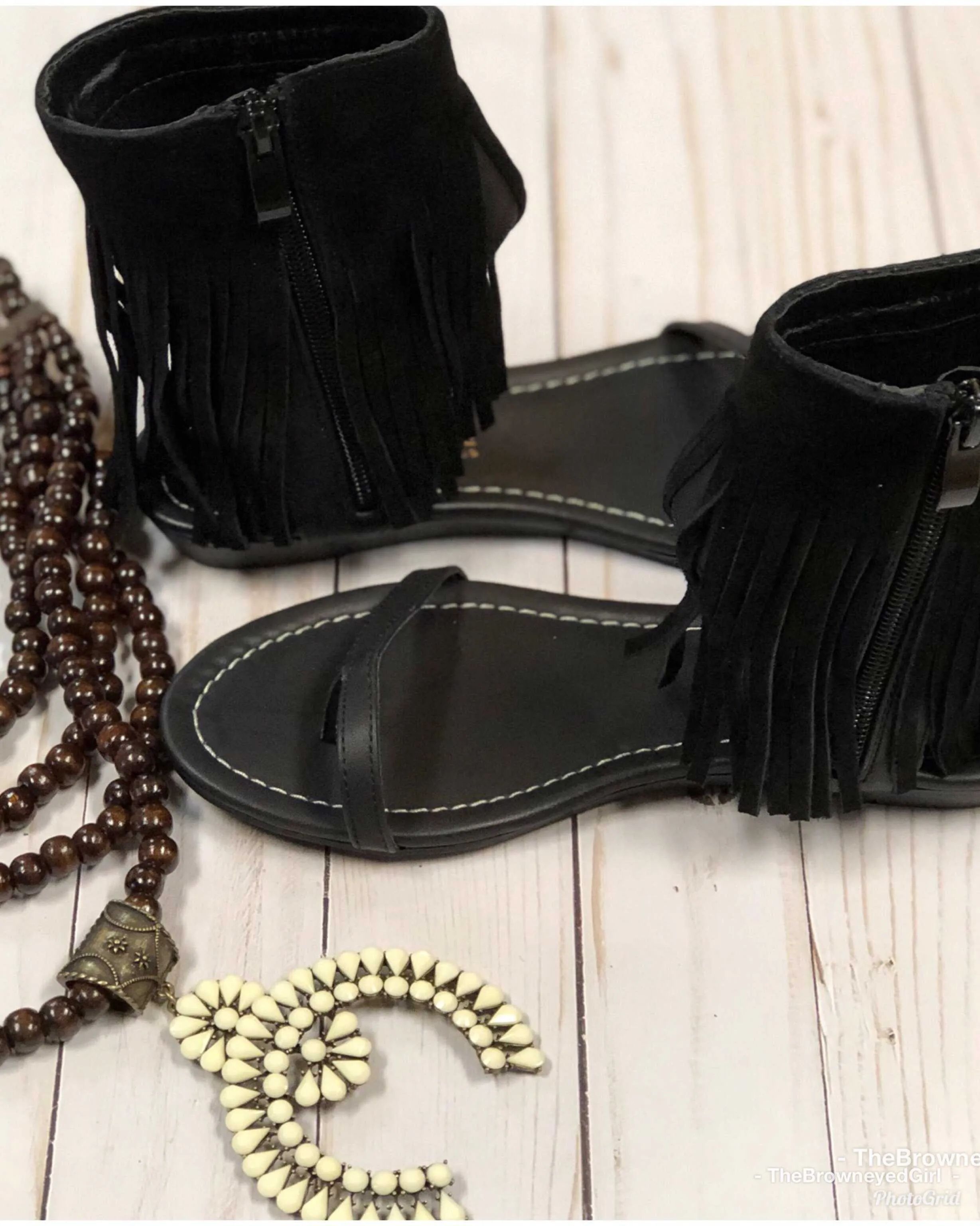 Very Volatile Lex Fringe Sandals