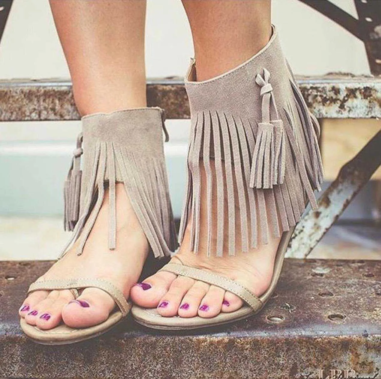 Very Volatile Lex Fringe Sandals